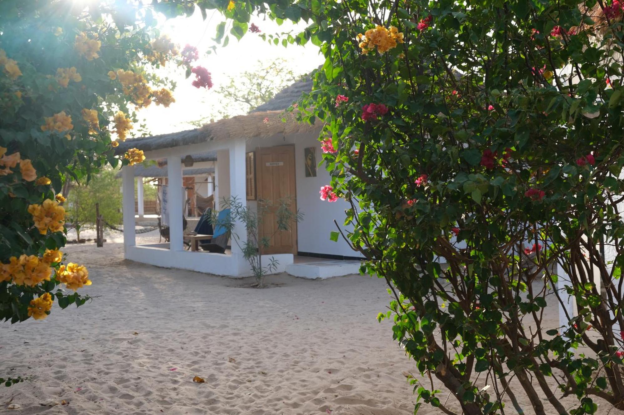 Bazouk Du Saloum Ecolodge Mar Lodj Bagian luar foto